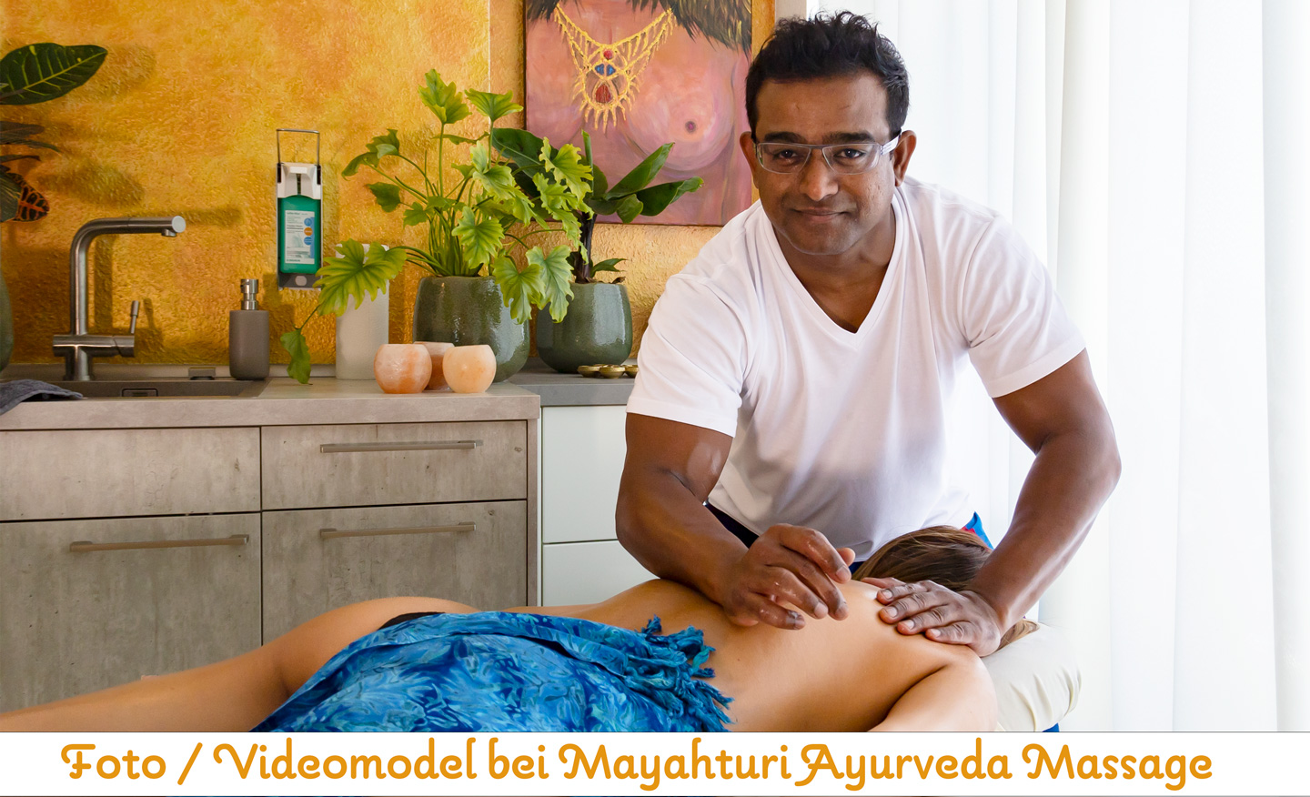 Bild: Foto- Videomodel bei Mayahturi Ayurveda Bild: Foto- Videomodel bei Mayahturi Ayurveda